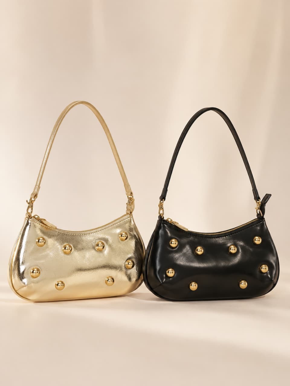 Bolsa beg com pirâmide alça com mosquetão dourado